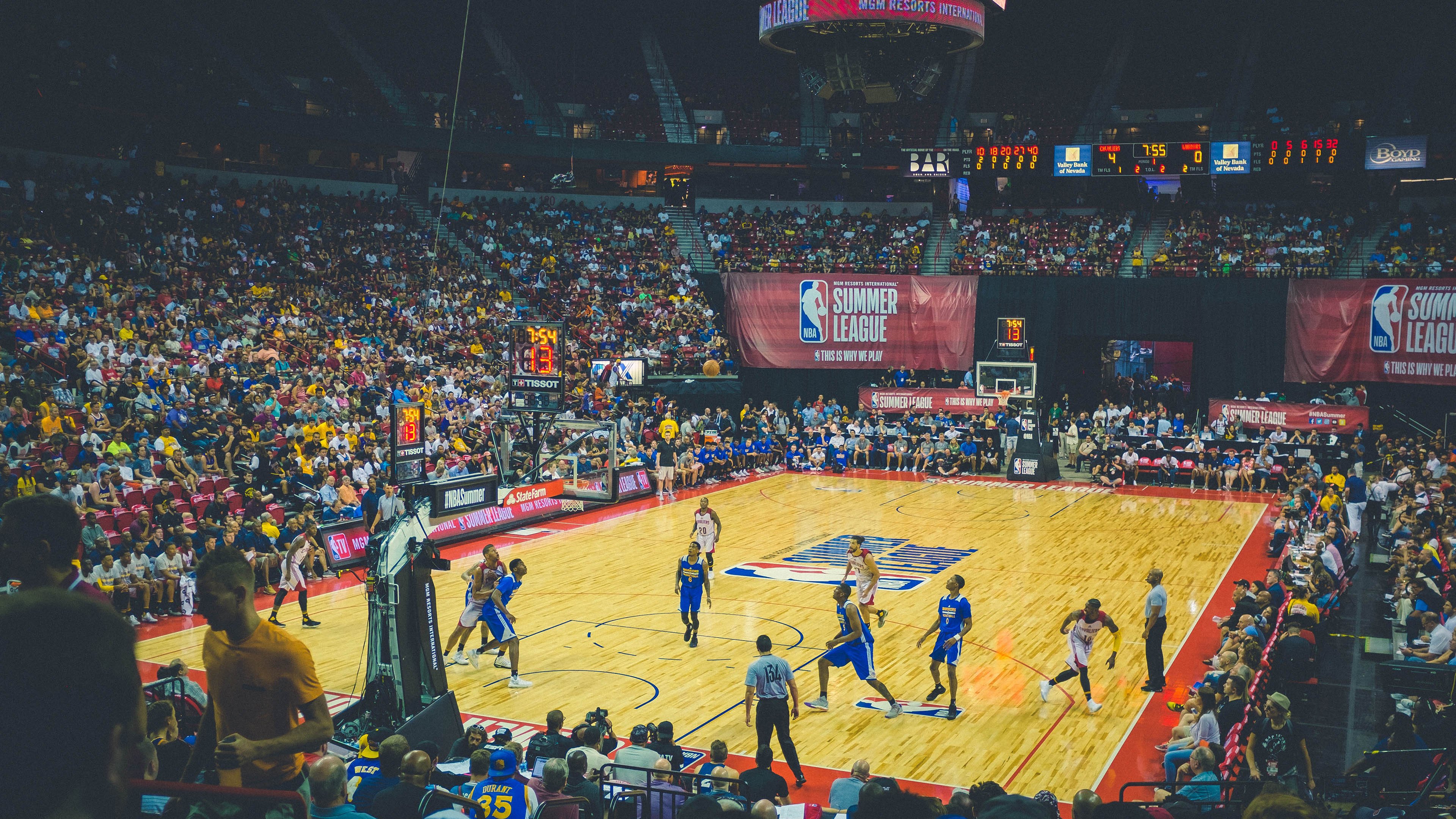 德罗赞末节19分上演古典艺术，篮网窒息防守带走火箭